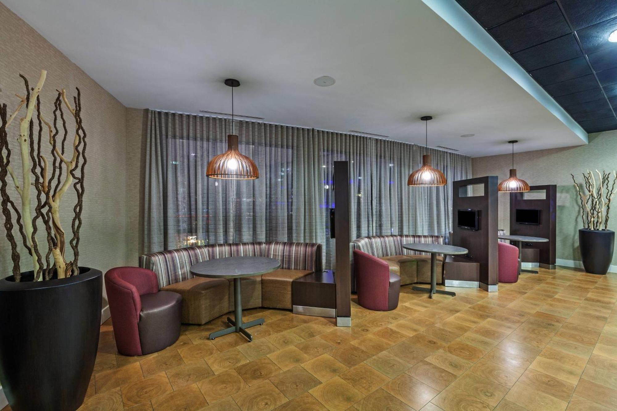 Courtyard By Marriott Tulsa Woodland Hills Hotel Luaran gambar